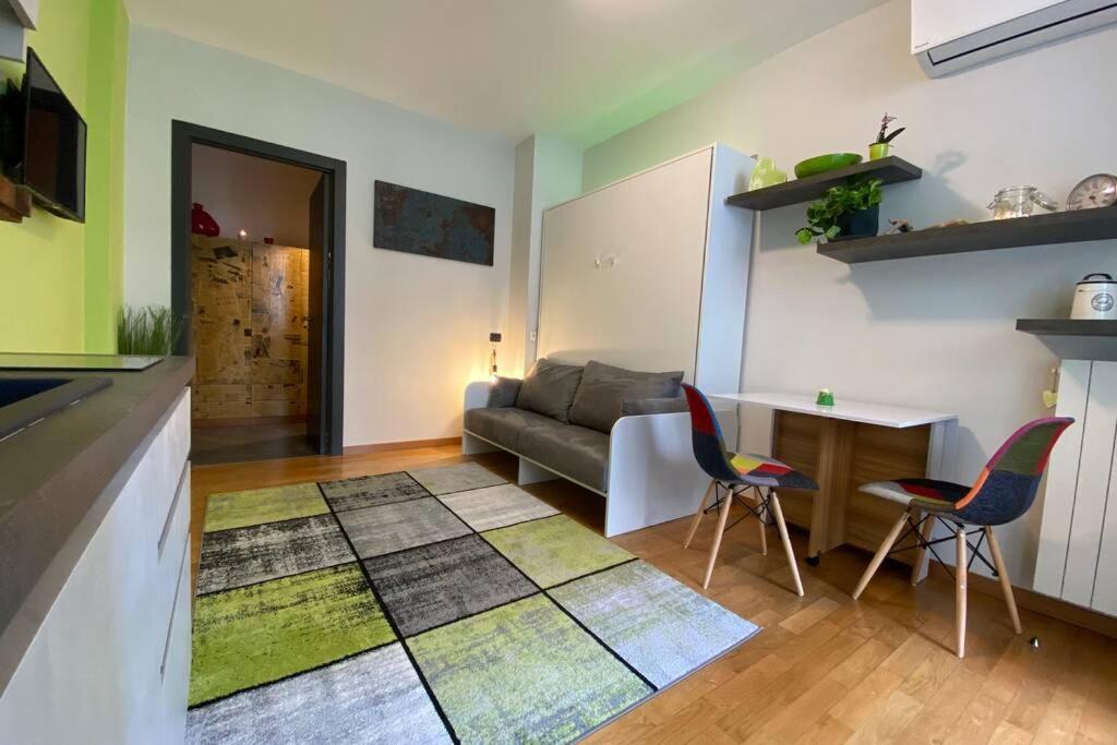 Spa Tiny Love Apartment Close To Milan-Como-Malpensa Saronno Exterior foto